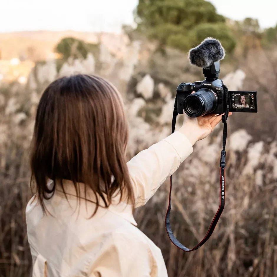 Canon EOS R7 Mirrorless Camera
